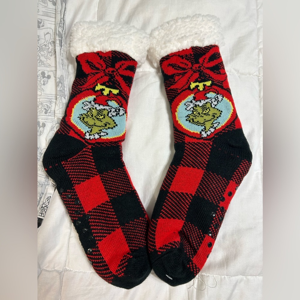 Dr Seuss Grinch Christmas reading slipper socks. One size NWOT